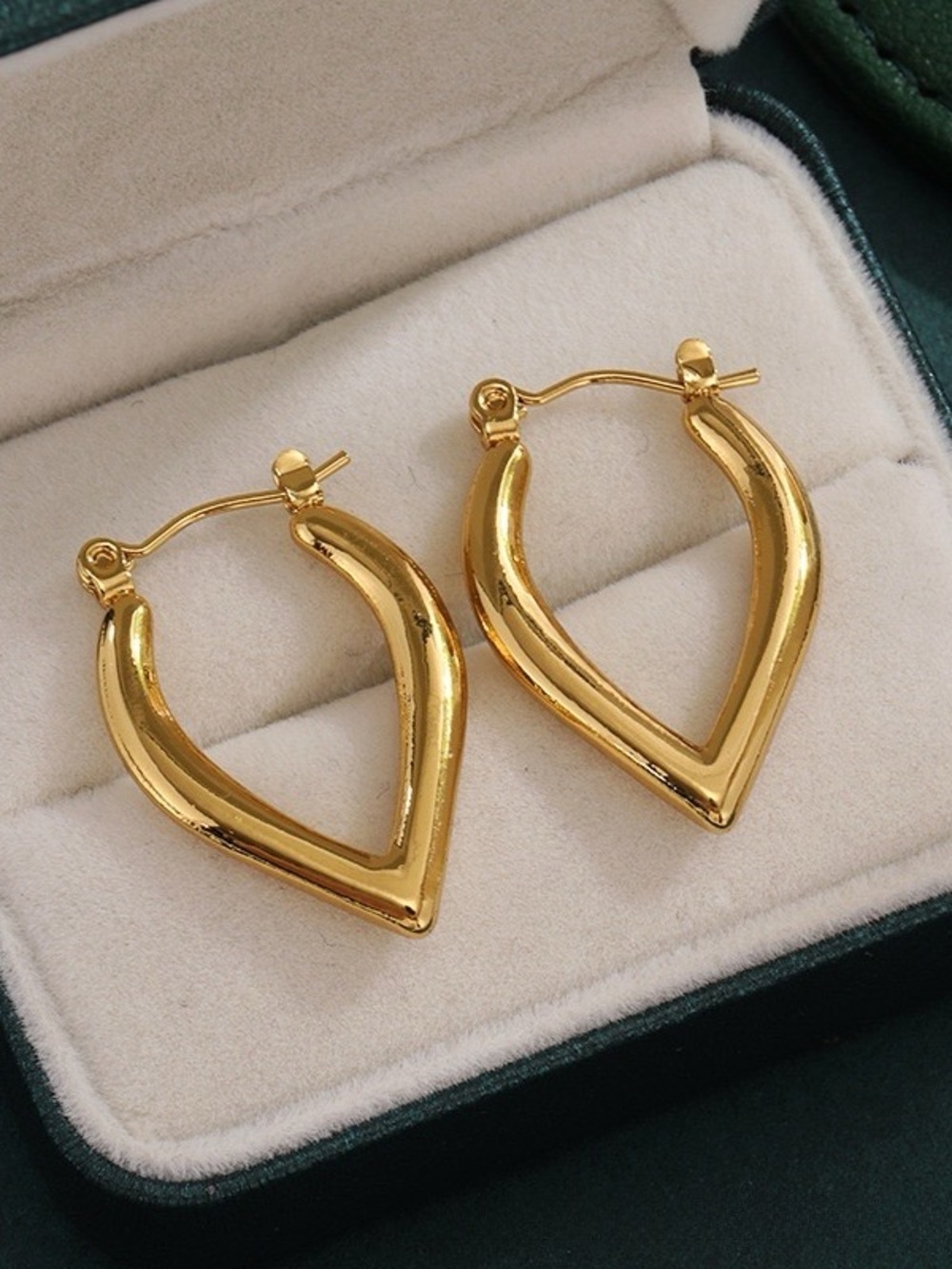 18K Gold Plated V-Shape Pointed Teardrop Hoop Earrings - Picture 1 of 5